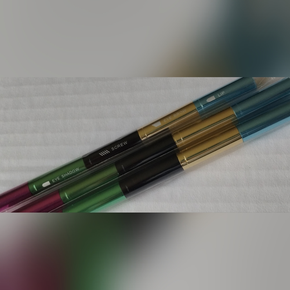 Multi Makeup Tools - Picture 2 of 3